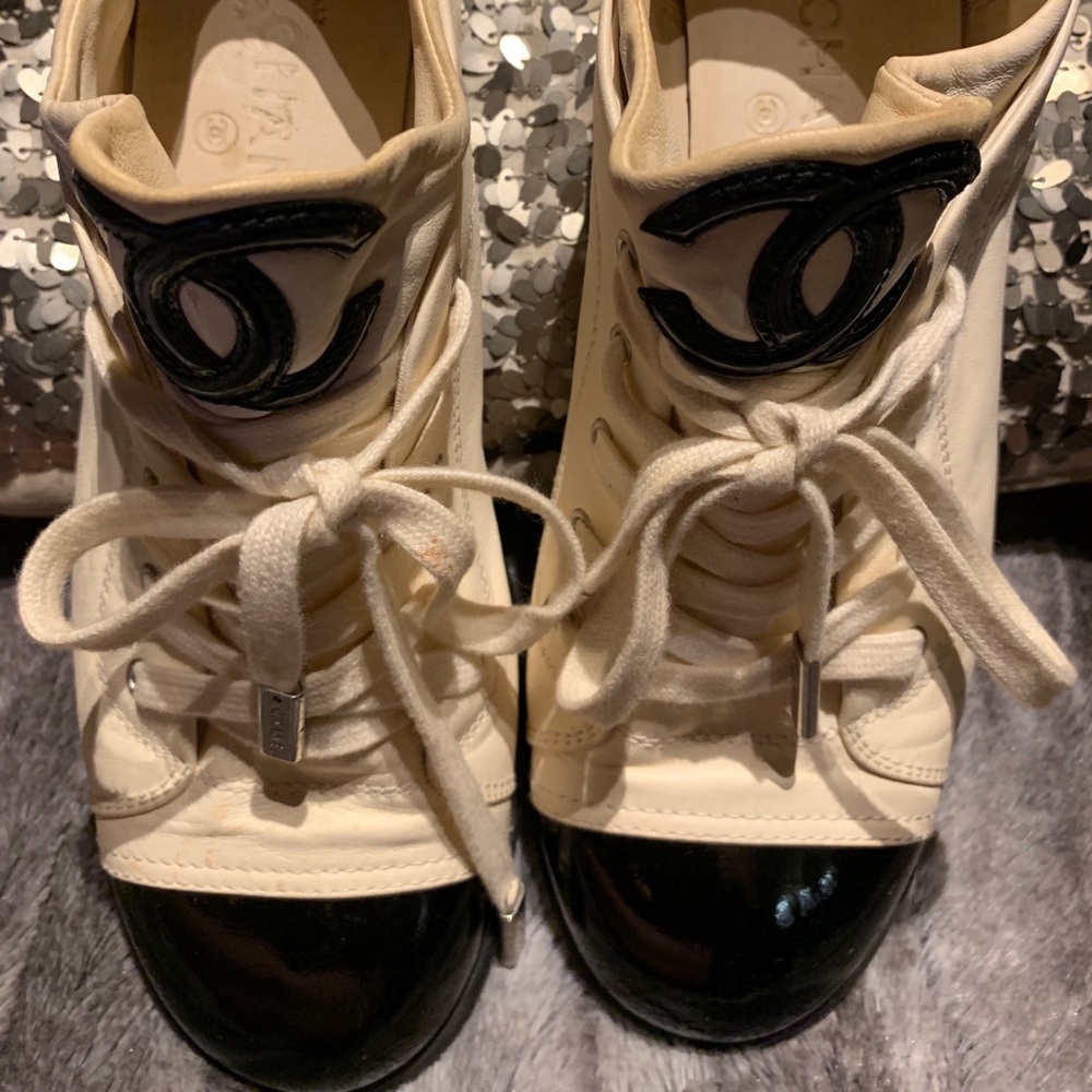 Authentic CHANEL cream/blck sneakers